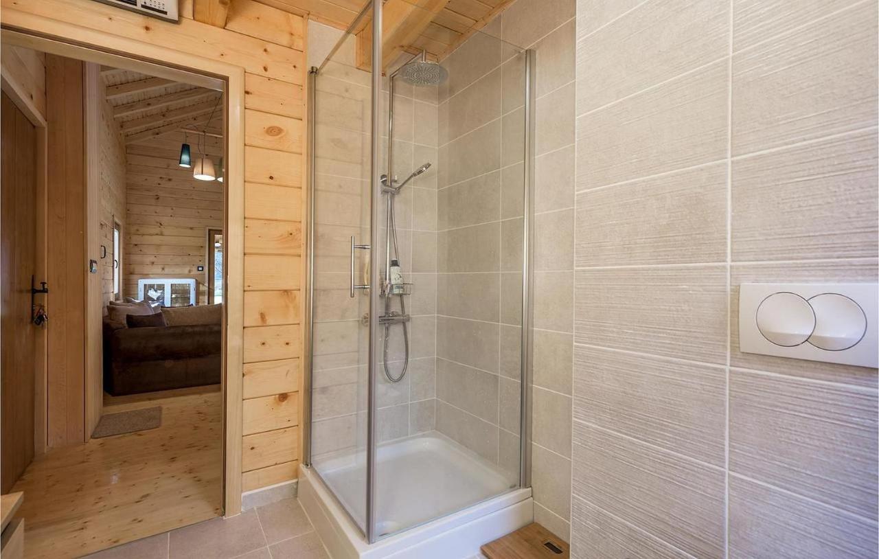 V'S Place - Wooden House With Heated Pool And Outdoor Sauna Otočac Екстериор снимка